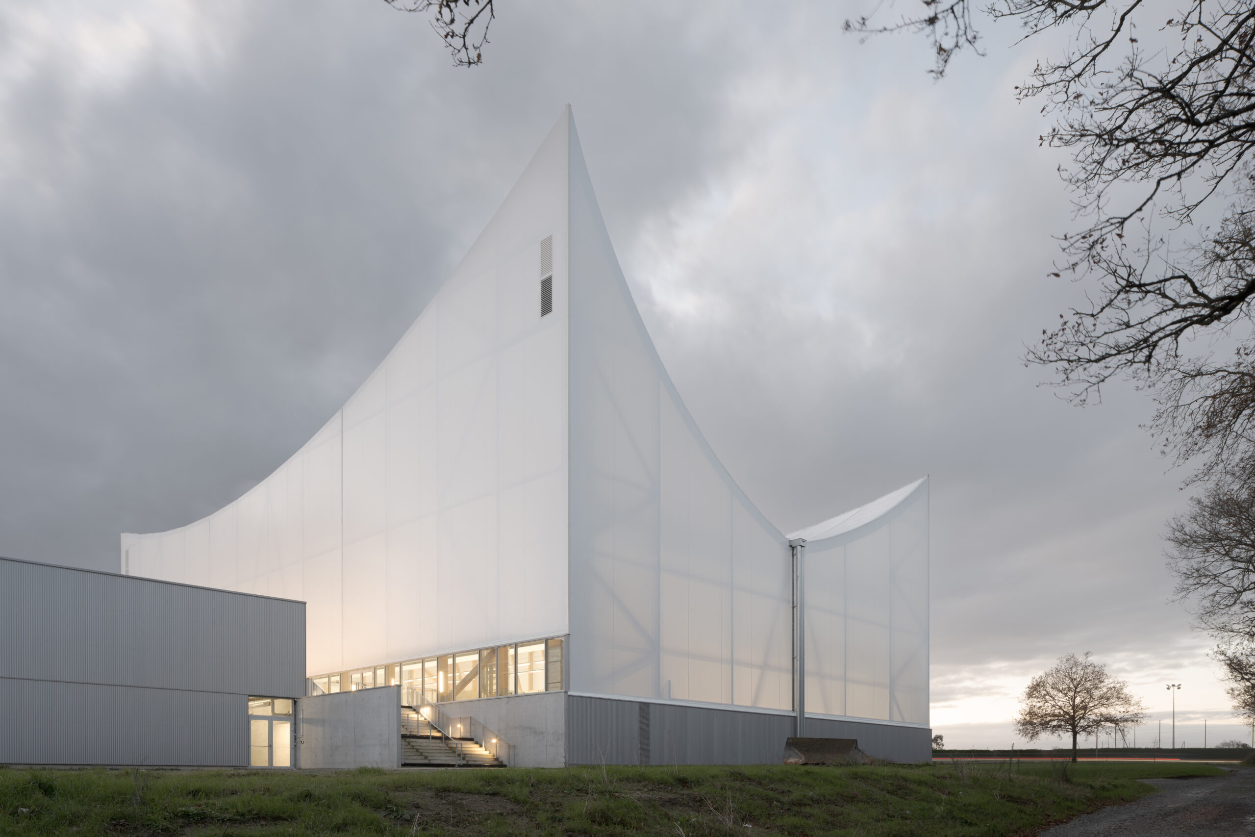 Salle de sport municipale de La Bouëxière, Onze04 Architectes-archtitizer