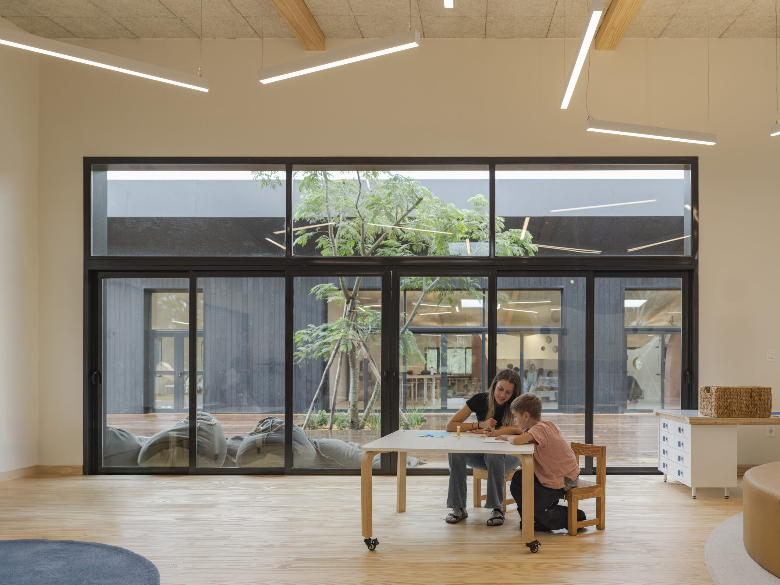 The-Garzon-School_01-architizer